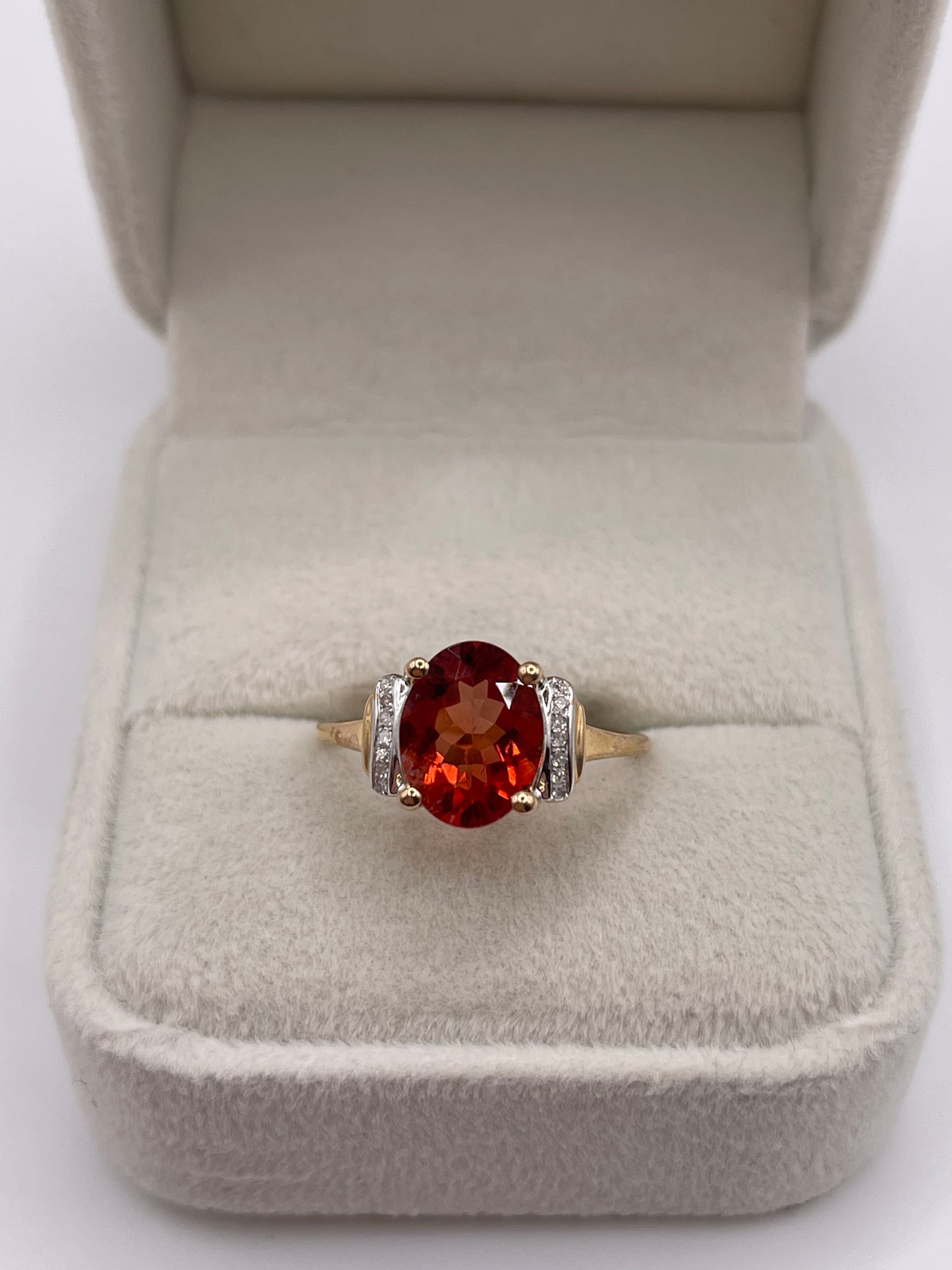 9ct gokd quartz and diamond ring