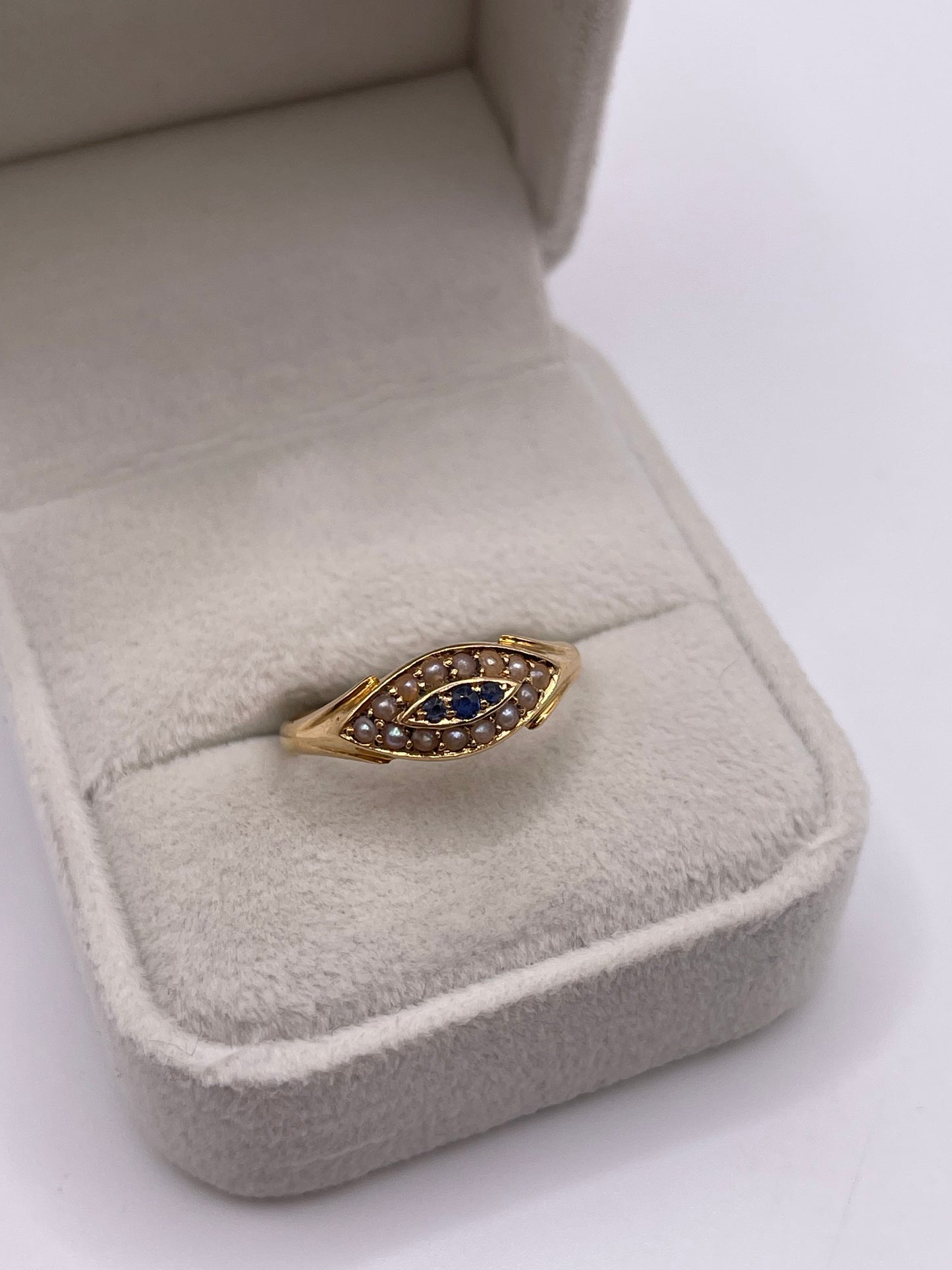 Antique 18ct gold sapphire and pearl ring