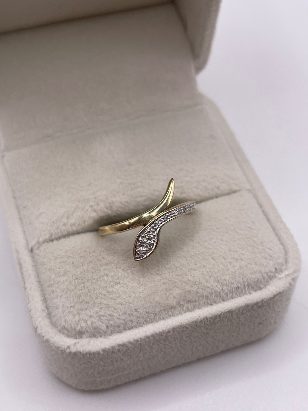 9ct gold diamond snake ring