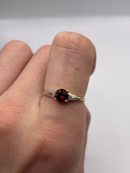 9ct gold garnet and diamond ring