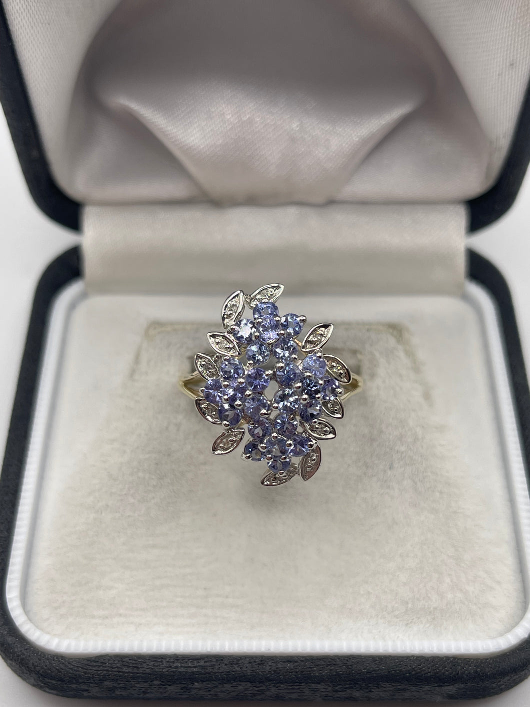 9ct gold tanzanite and diamond ring