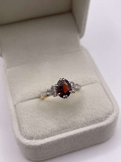 18ct gold garnet and diamond ting