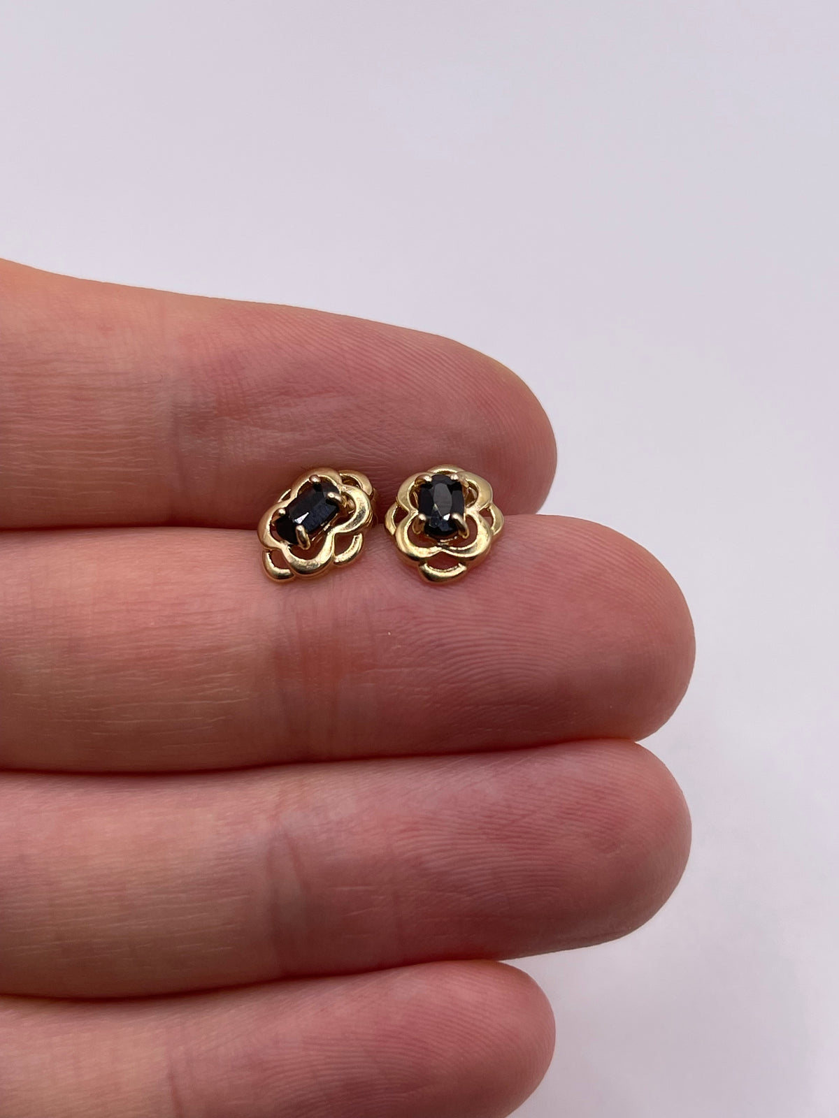 9ct gold sapphire earrings