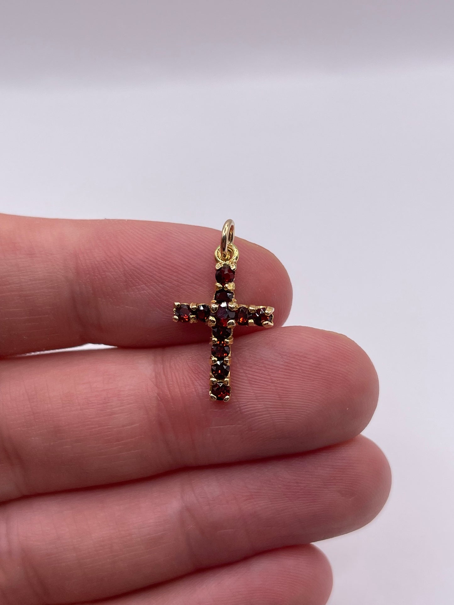 9ct gold garnet cross pendant