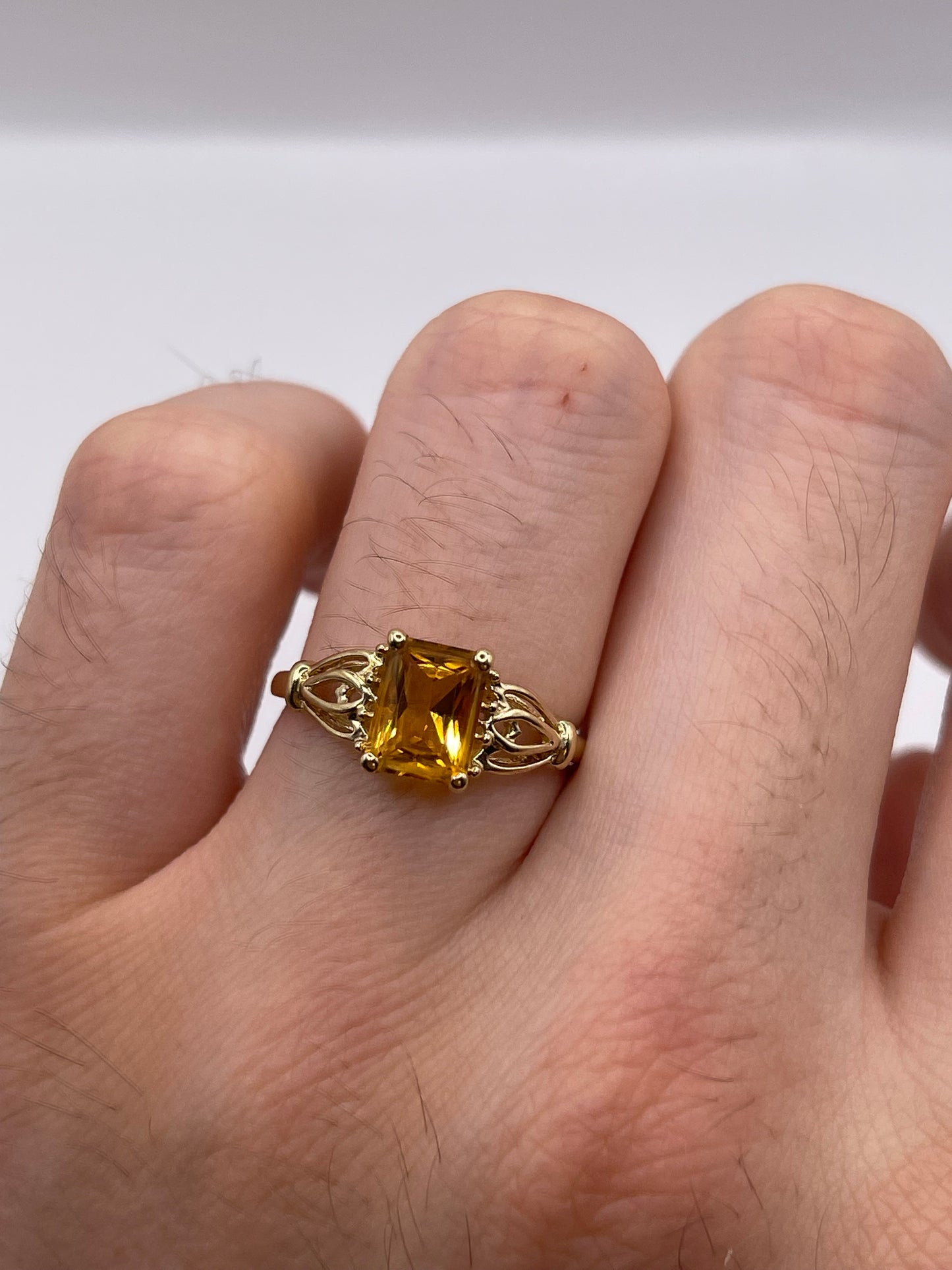 9ct gold citrine ring