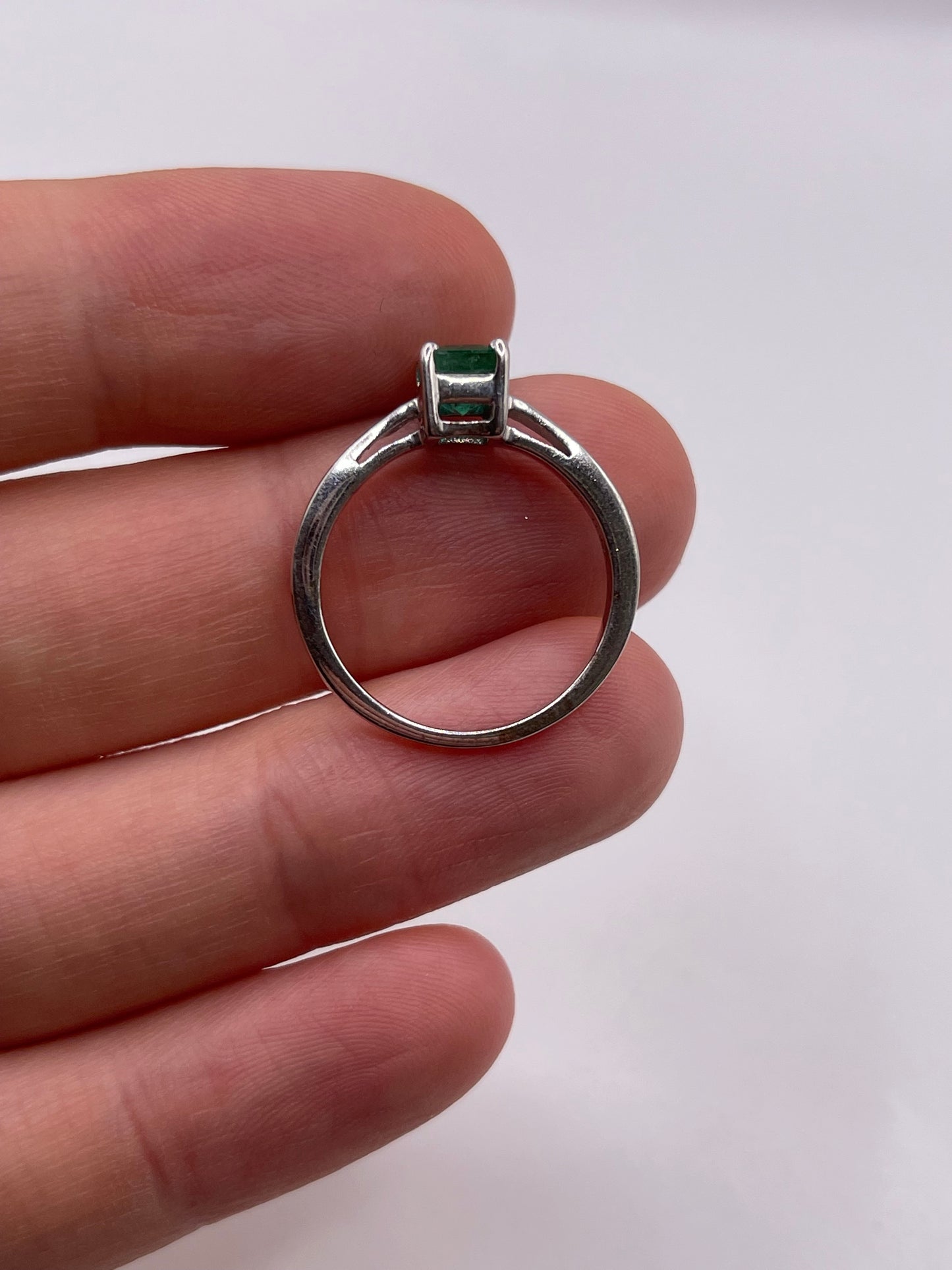 Silver emerald ring