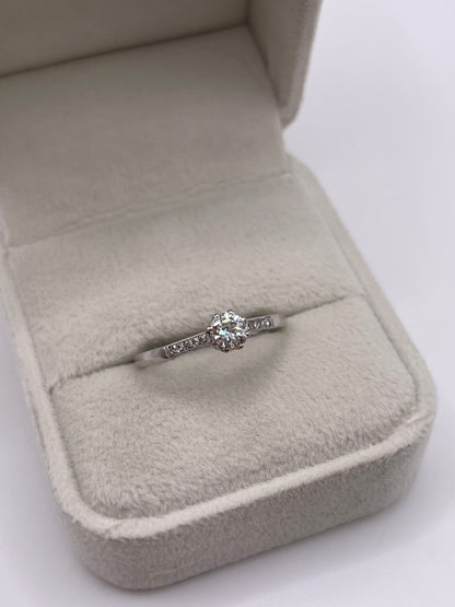 Platinum diamond ring
