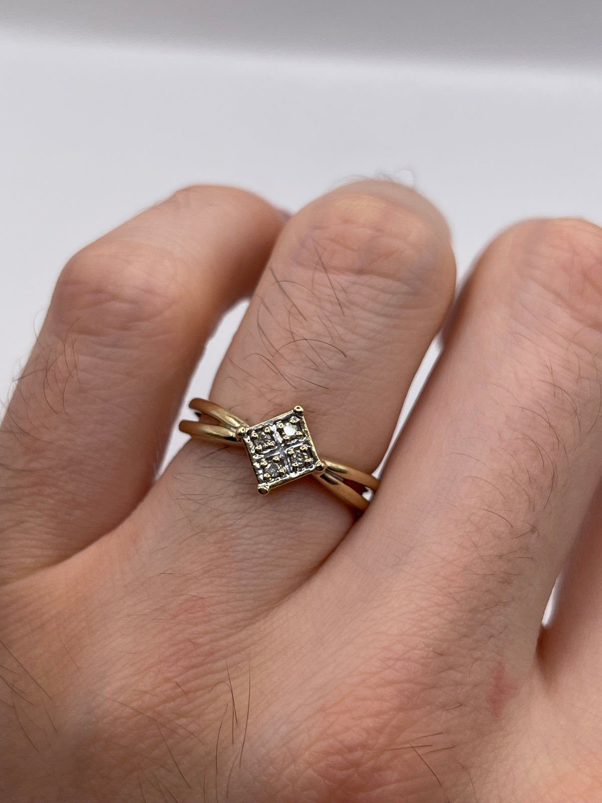 9ct gold diamond ring