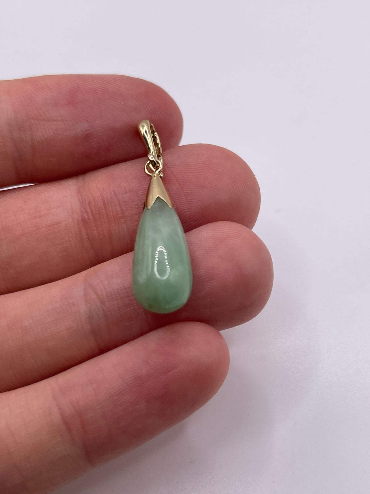 9ct gold jade pendant