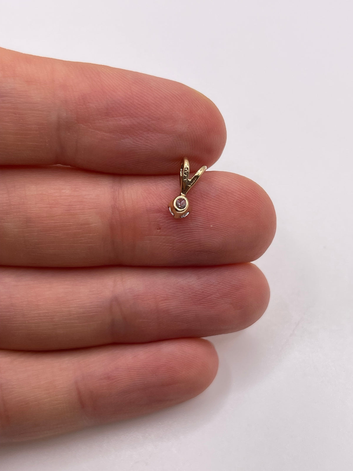 9ct gold diamond pendant