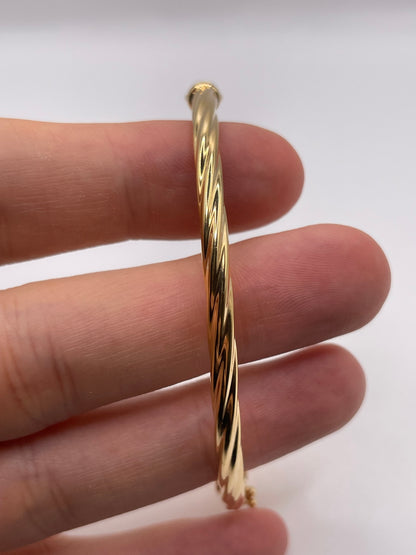 9ct gold bangle
