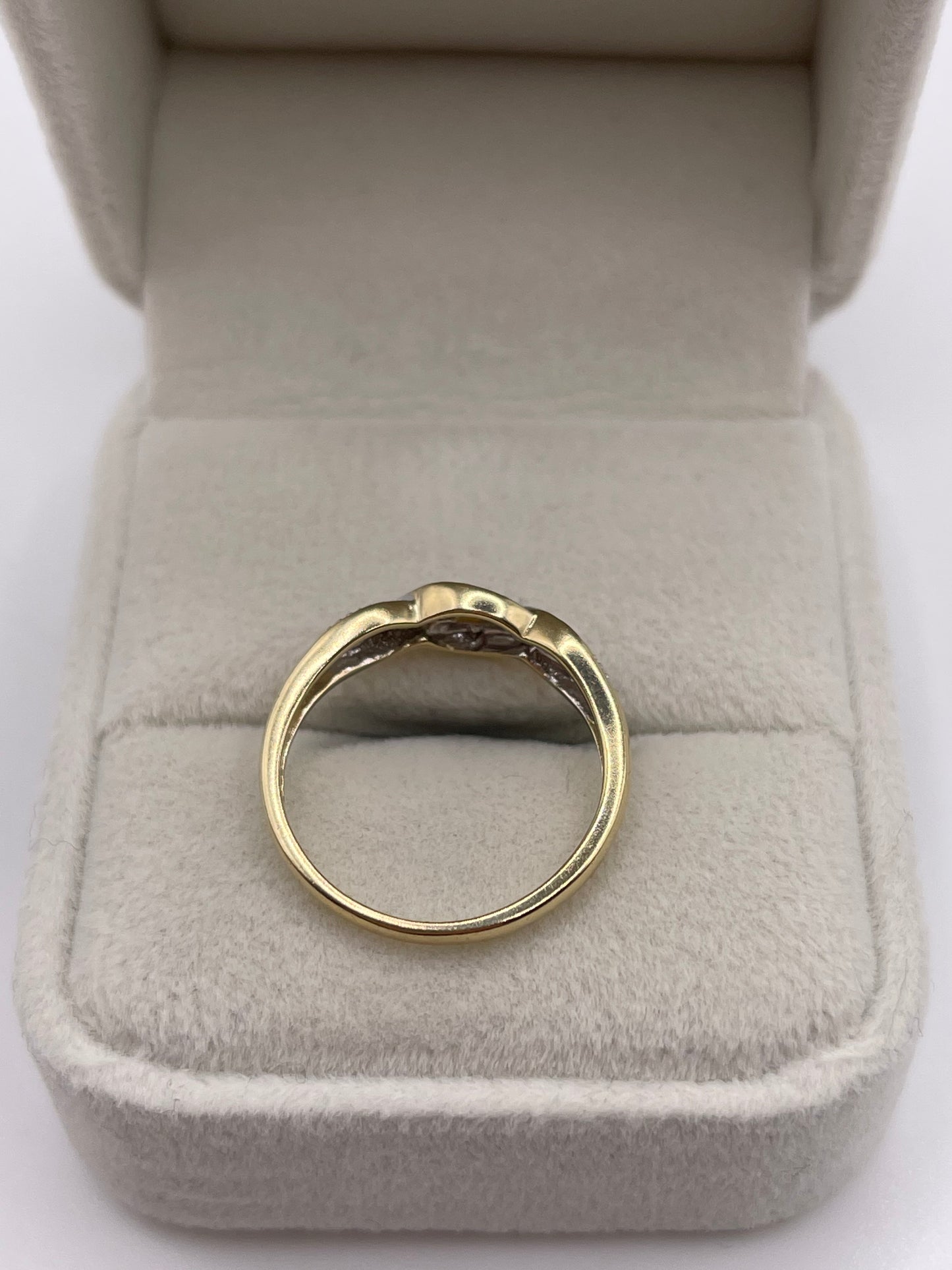 9ct gold diamond ring