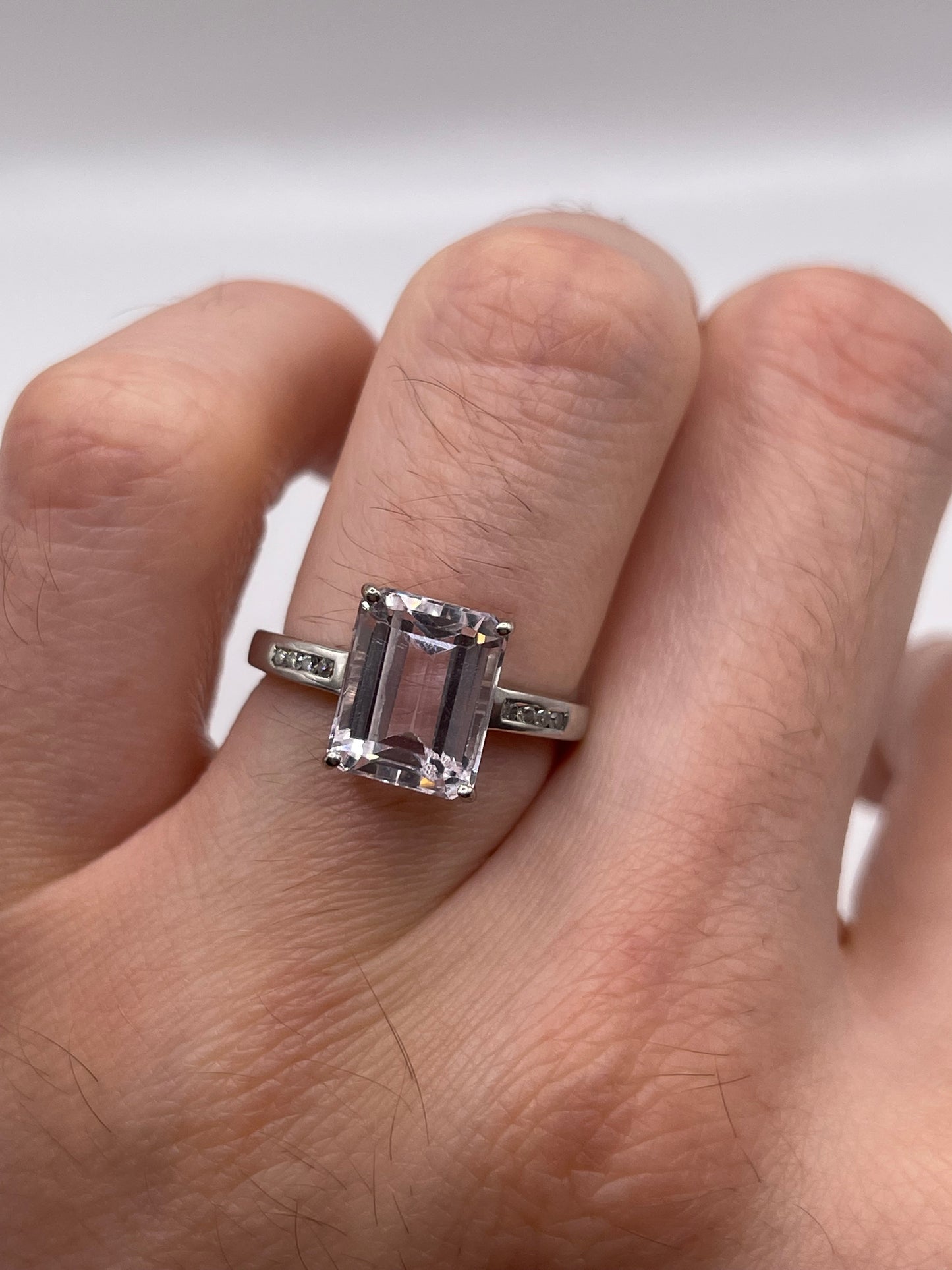 9ct white gold kunzite and diamond ring