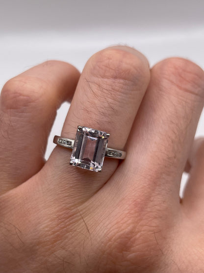 9ct white gold kunzite and diamond ring