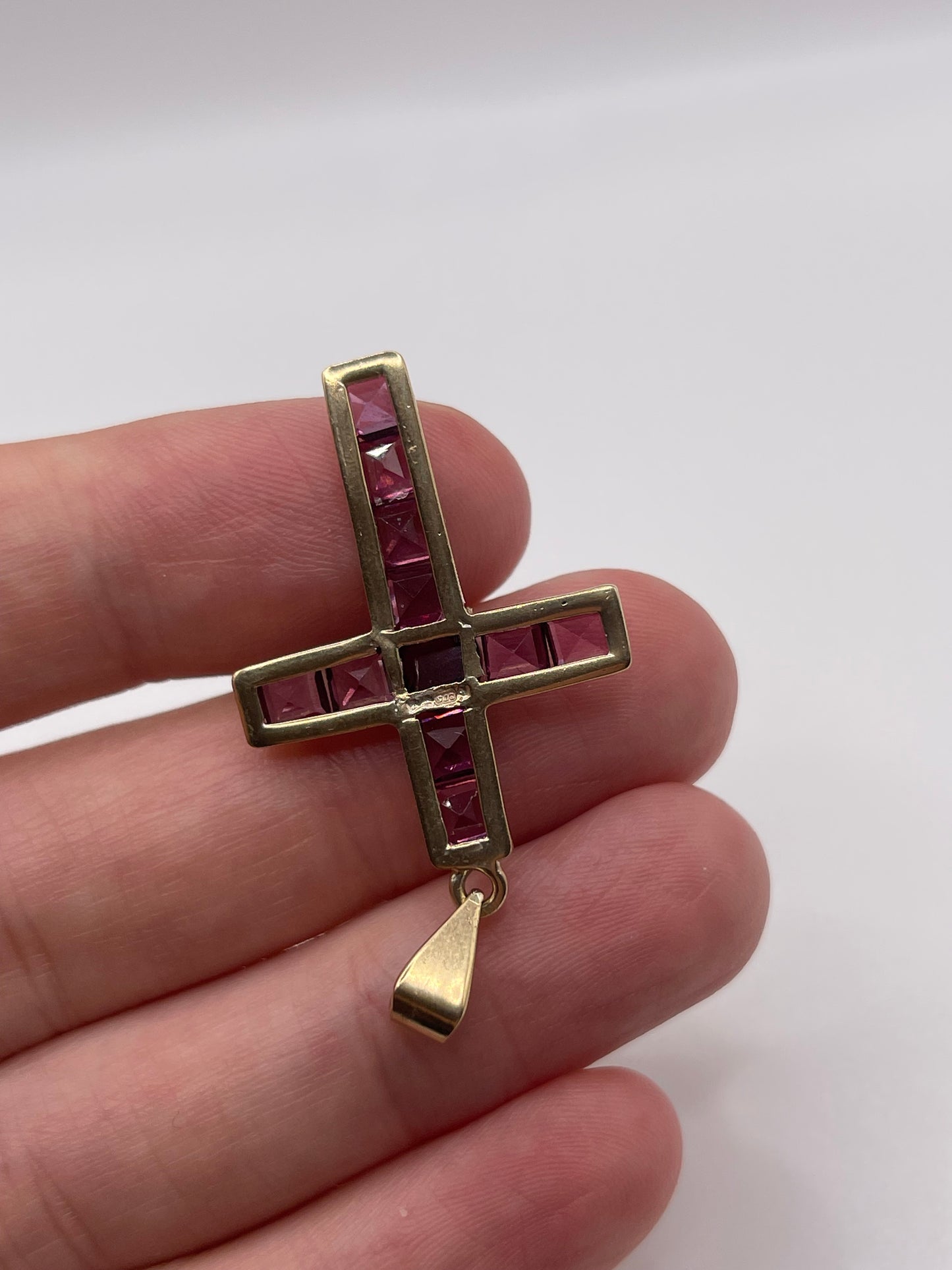 9ct gold almandine garnet cross pendant