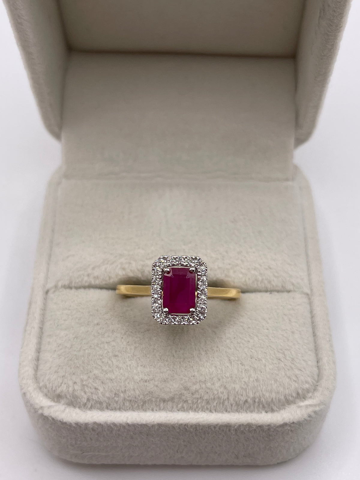 18ct gold ruby and diamond ring