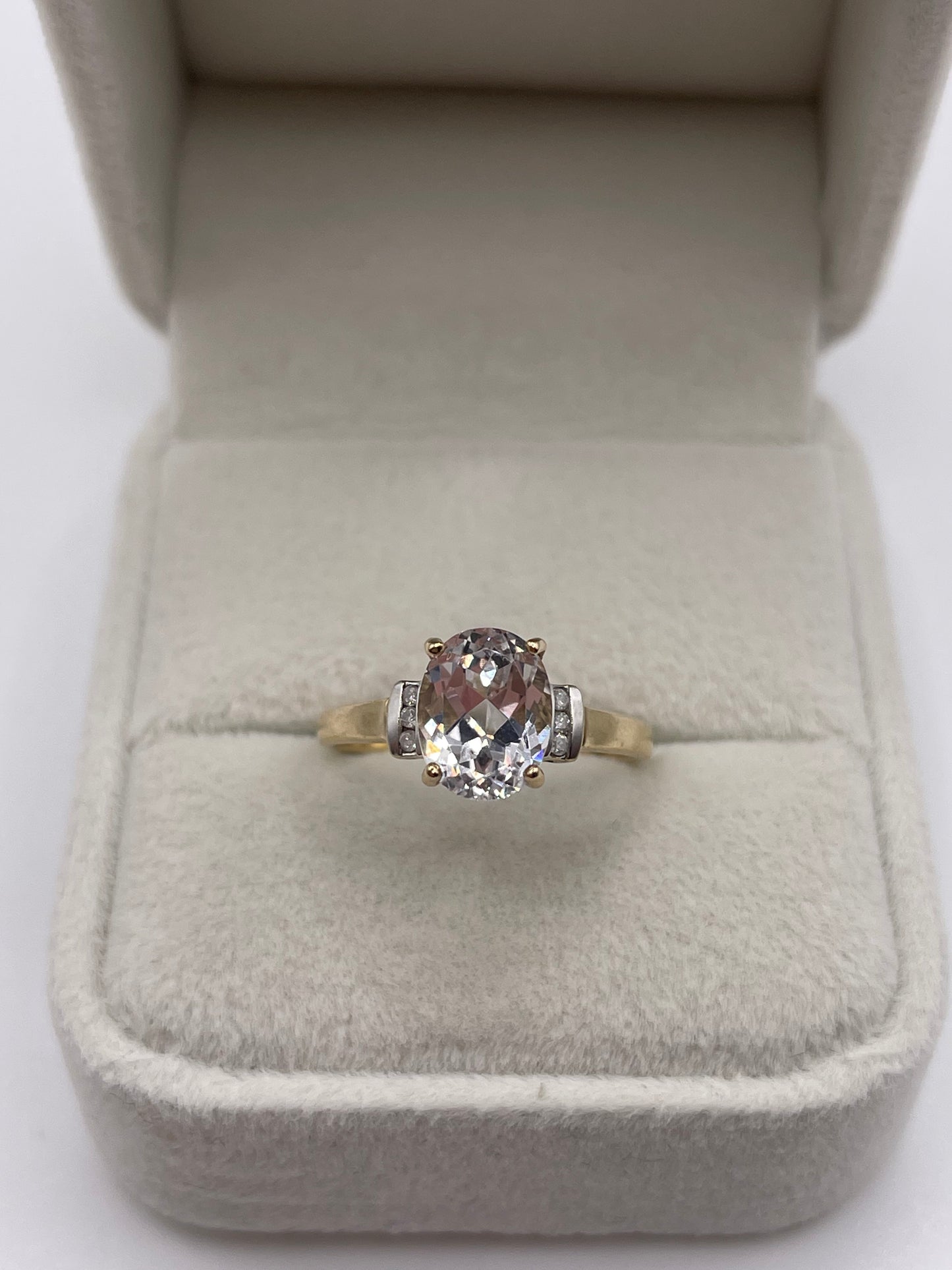 9ct gold pale kunzite and diamond ring