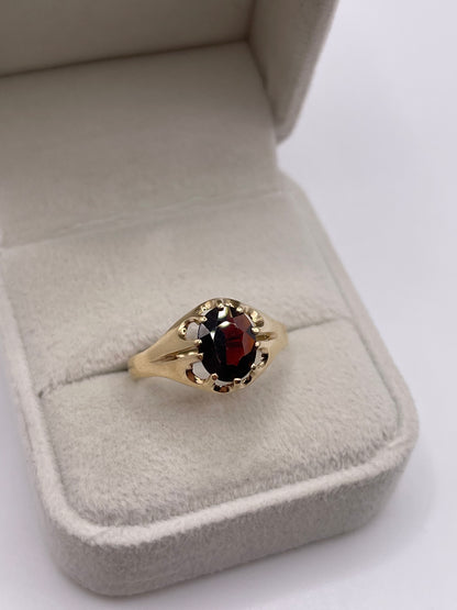 9ct gold garnet gypsy ring