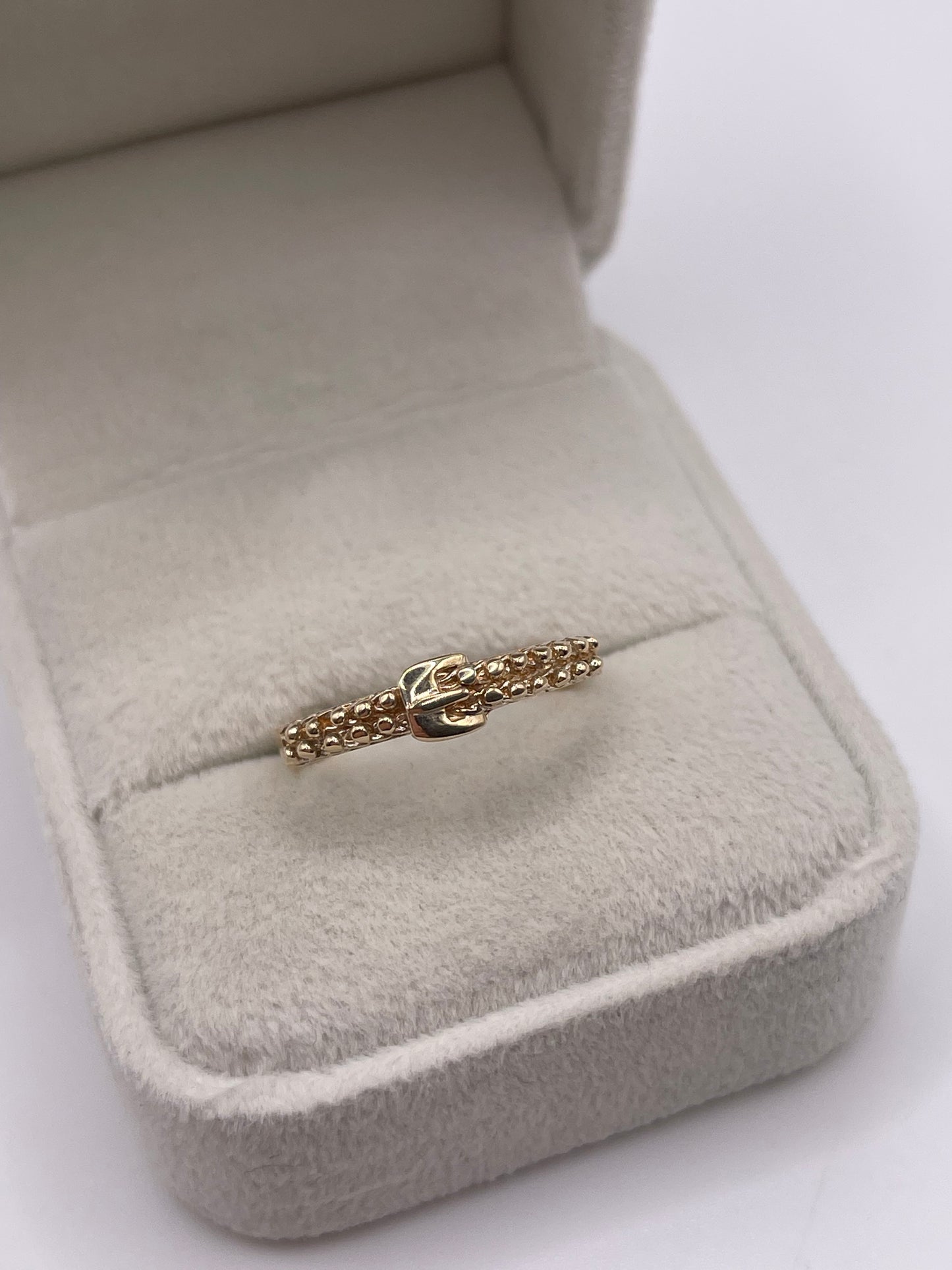 9ct gold buckle ring