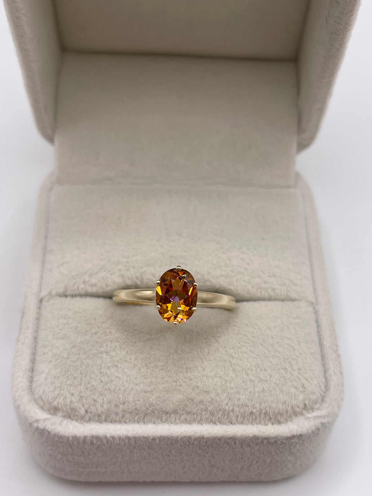 9ct gold topaz ring