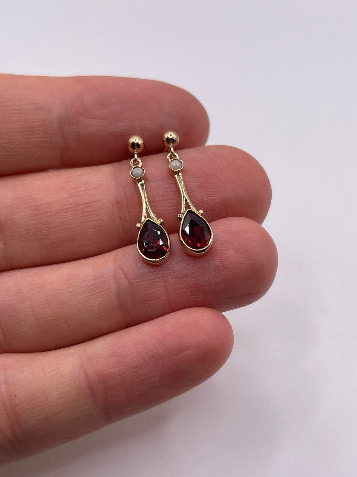 9ct gold garnet and pearl earrings