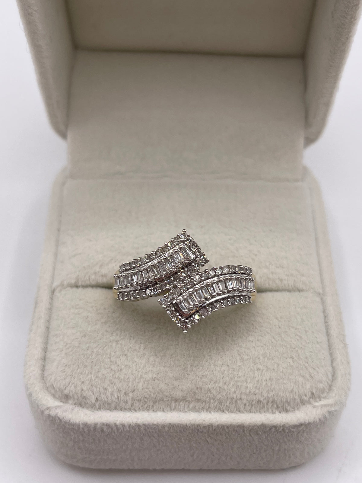 9ct gold diamond cluster ring