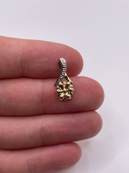 9ct gold pendant