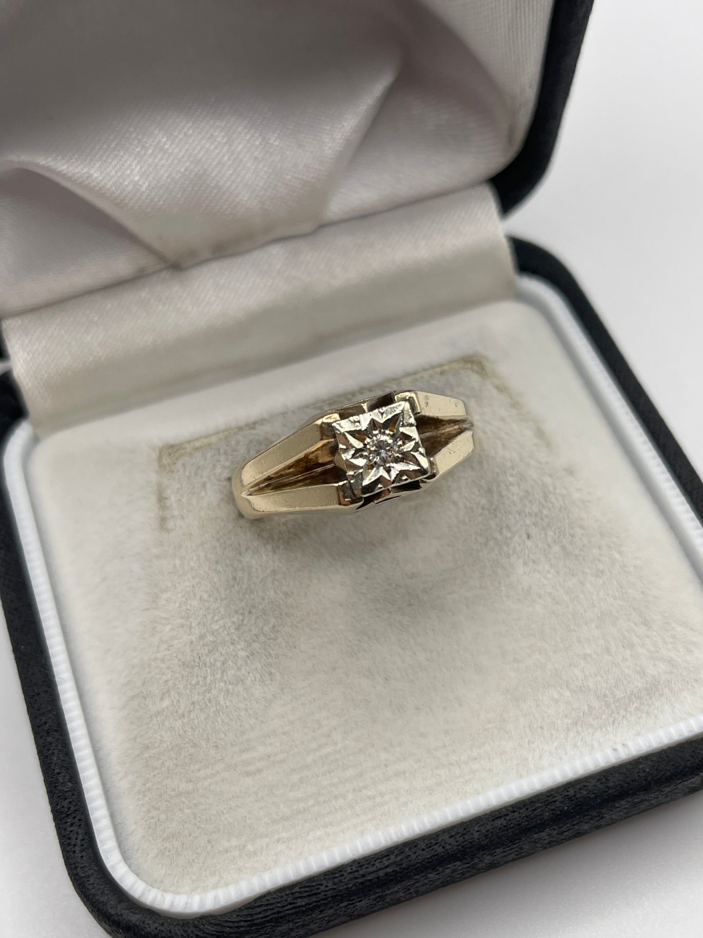 9ct gold diamond signet ring
