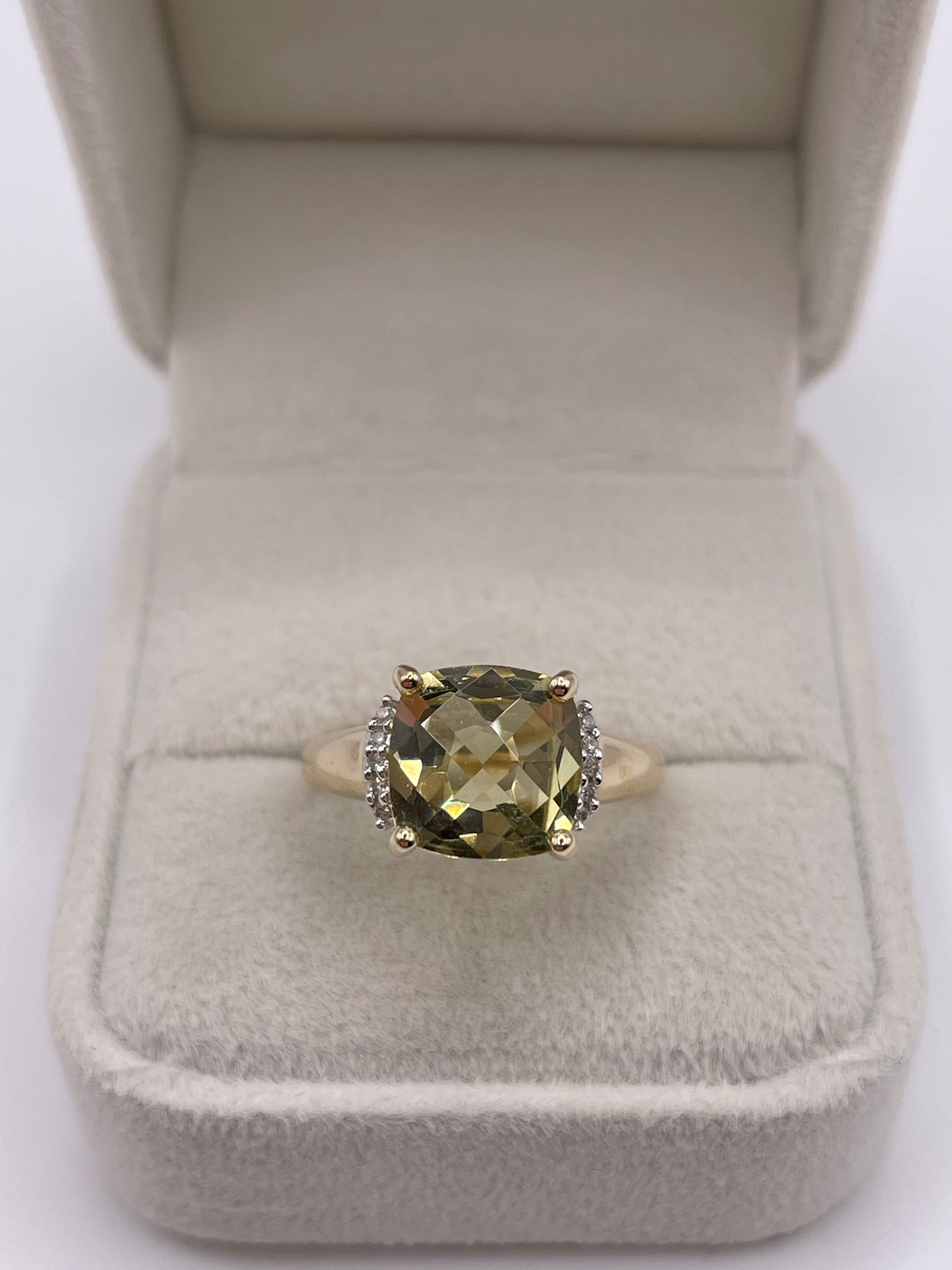 9ct gokd quartz and diamond ring