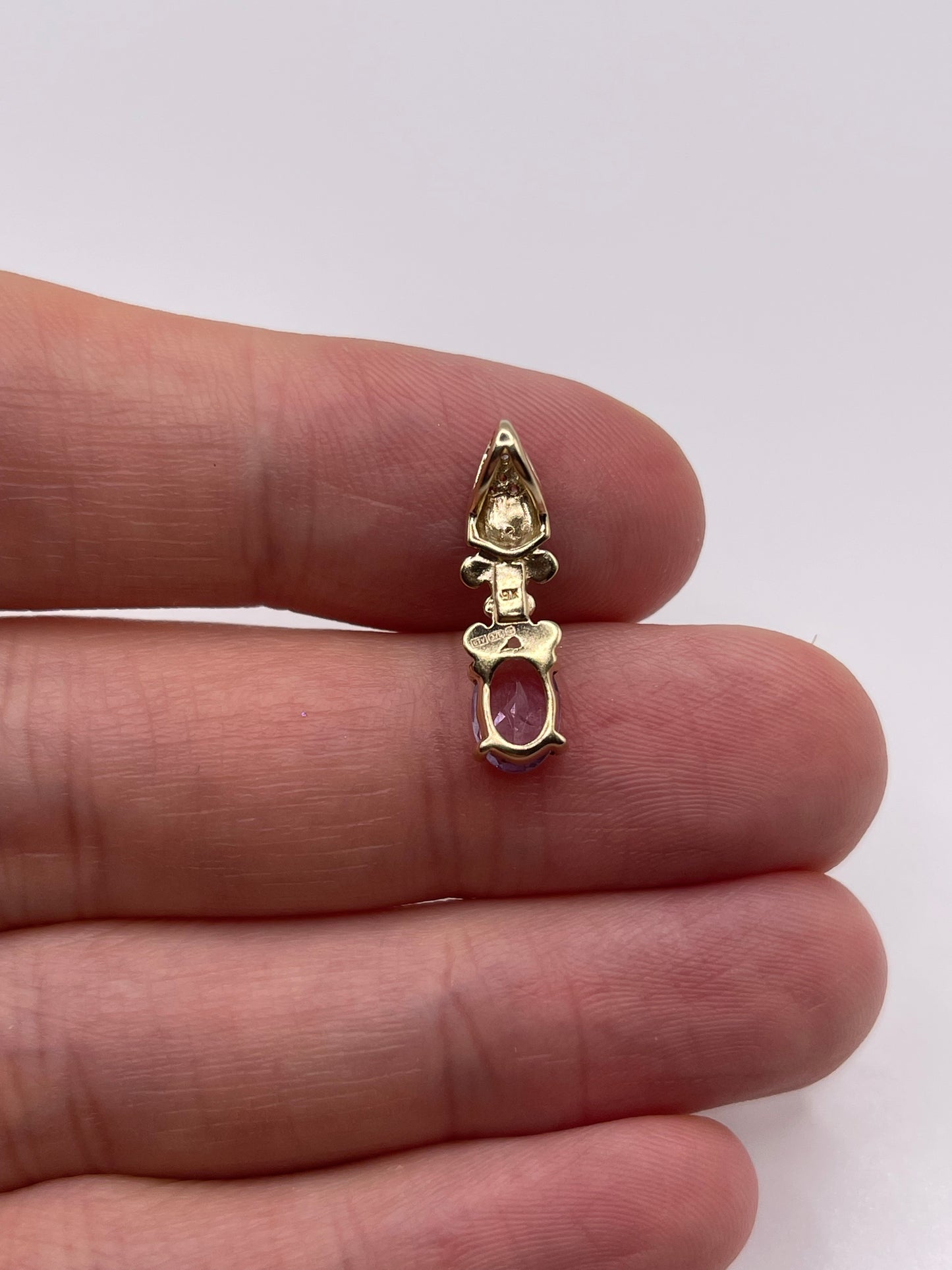 9ct gold amethyst and diamond pendant