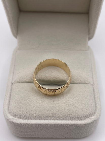 9ct gold patterned band