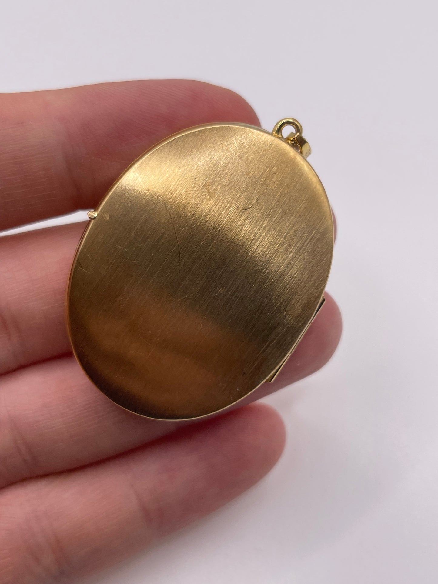 9ct gold locket pendant