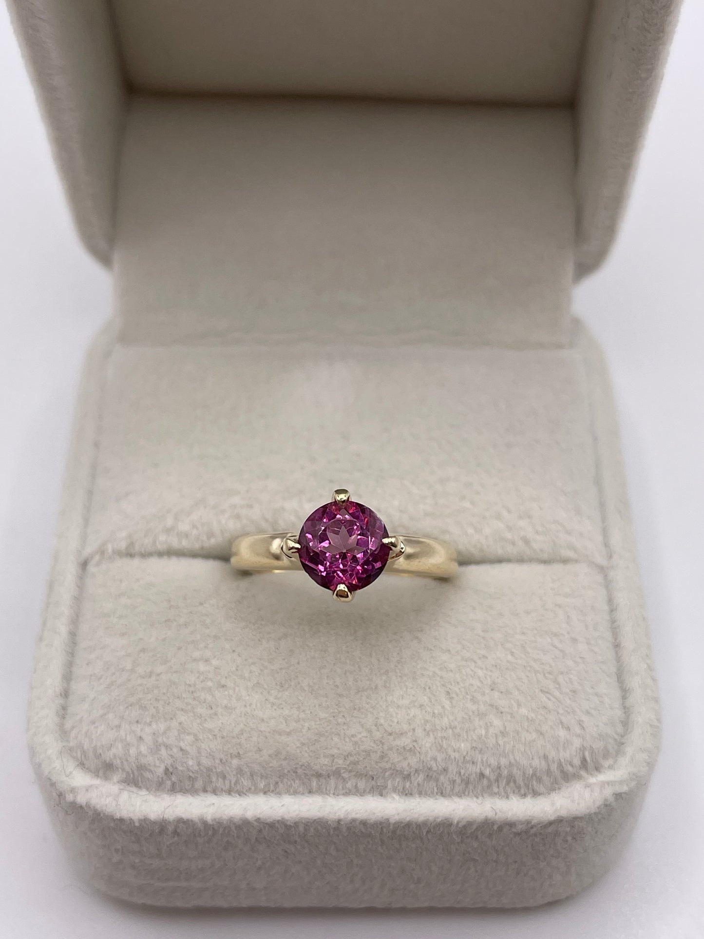 9ct gold pink topaz ring