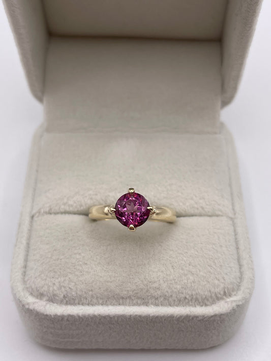 9ct gold pink topaz ring