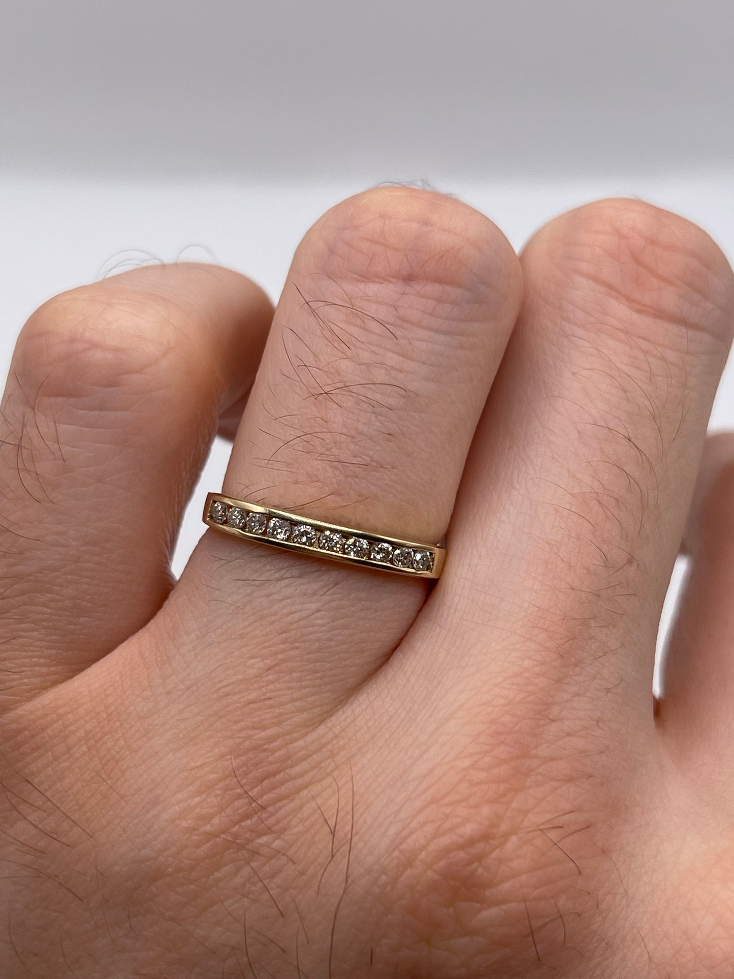 9ct gold diamond ring