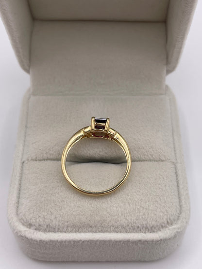 9ct gold garnet ring