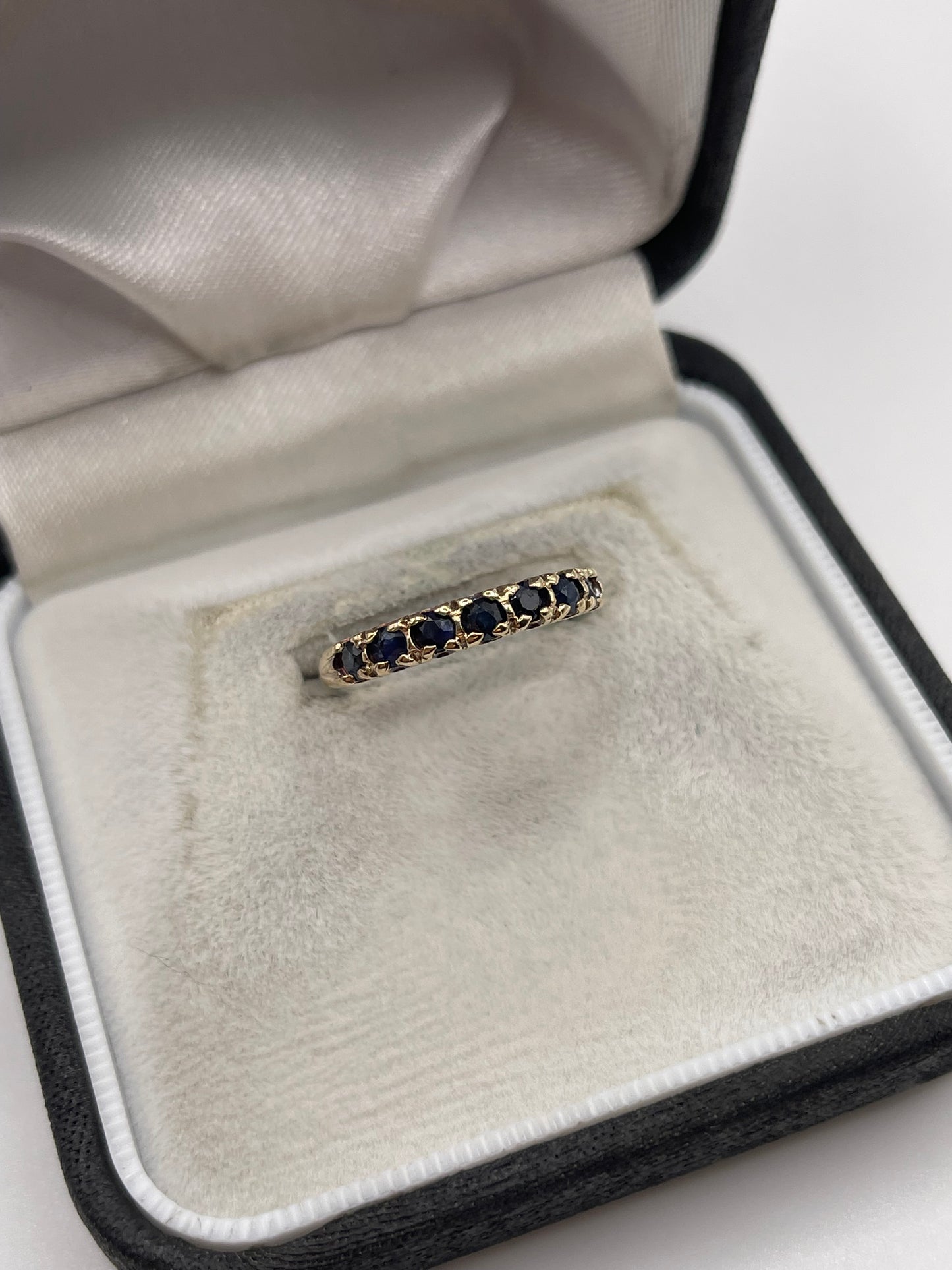 9ct gold sapphire ring