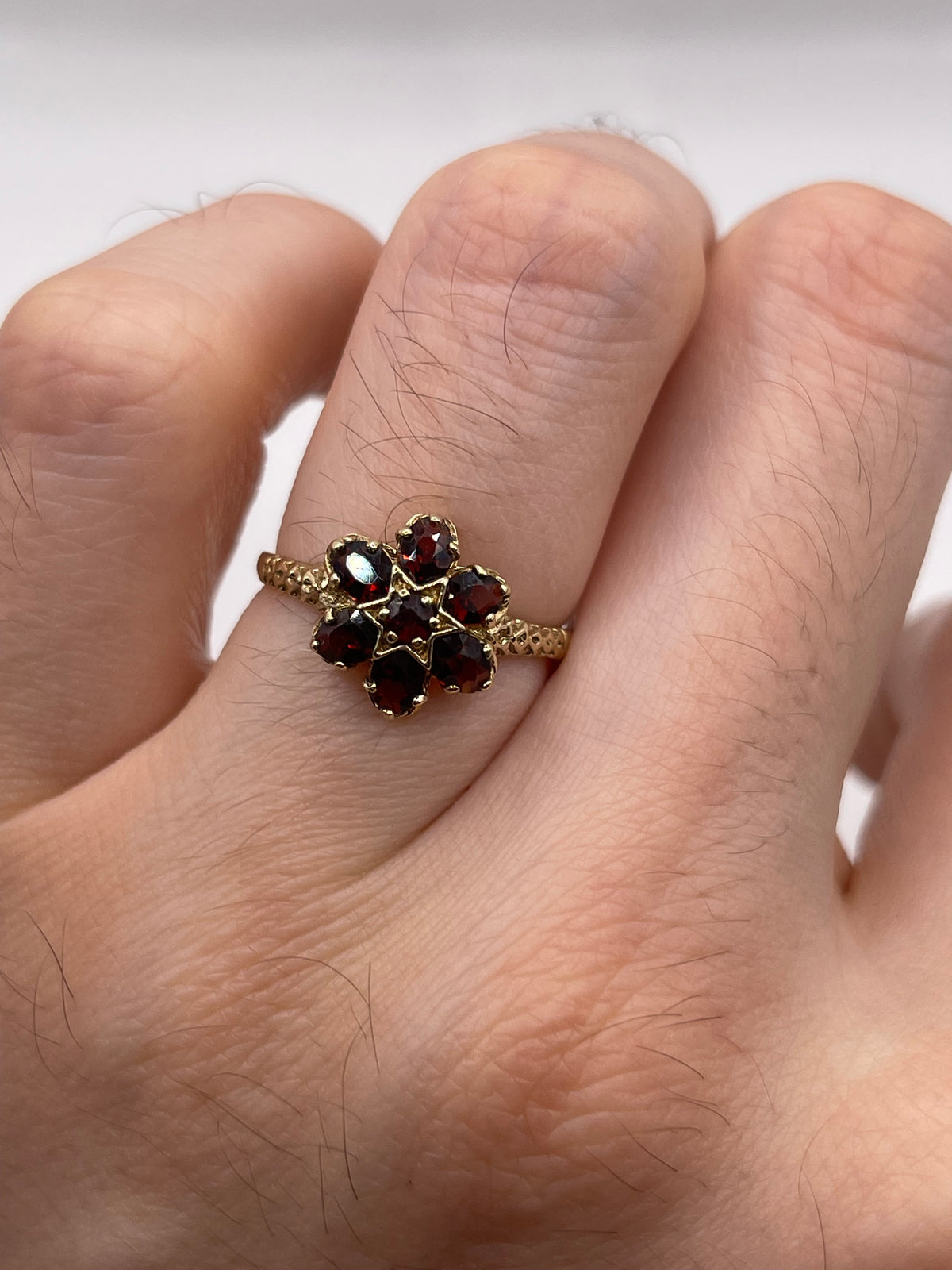 9ct gold garnet cluster ring