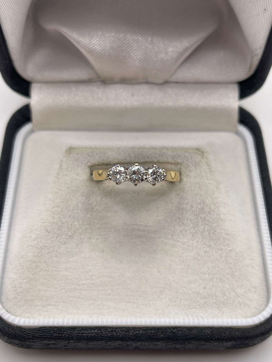 18ct gold 50 point diamond ring