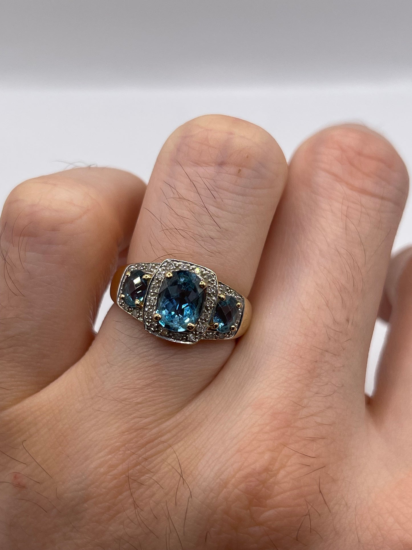 9ct gold topaz and diamond ring