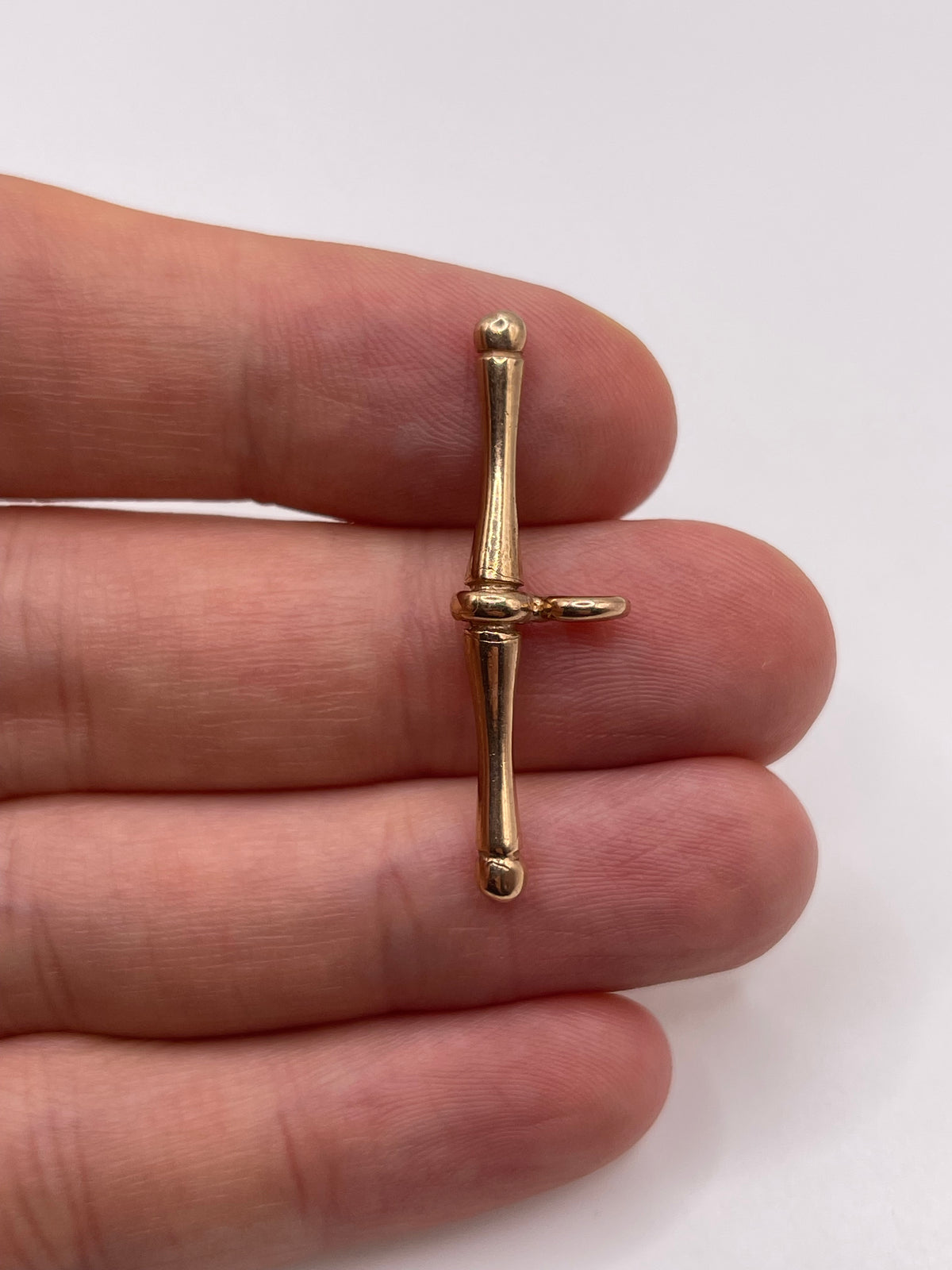9ct rose gold t bar pendant