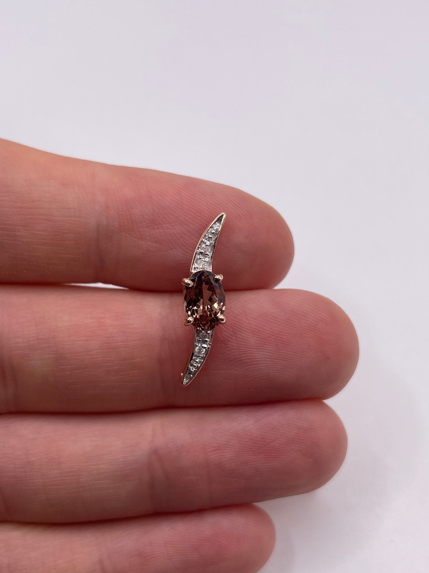 9ct rose gold quartz and diamond pendant