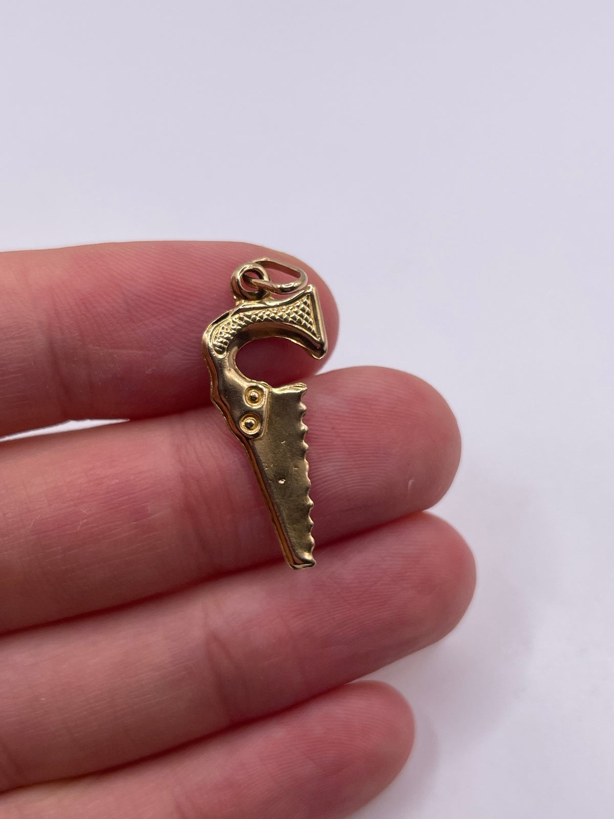 9ct gold saw charm