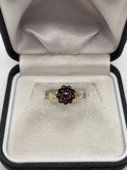 Antique 9ct gold garnet ring