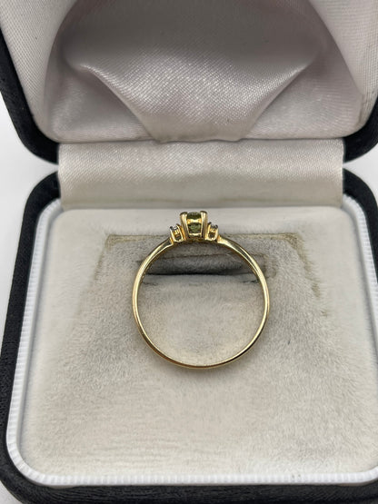 9ct gold quartz and zircon ring