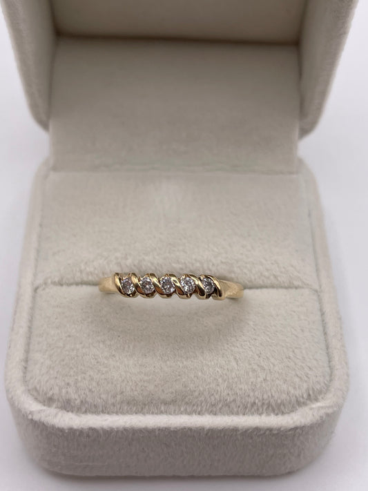 9ct gold diamond ring