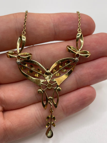 Antique 15ct gold peridot and pearl necklace