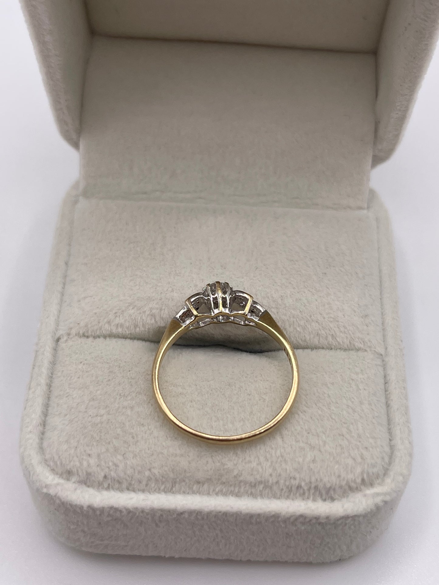 9ct gold diamond cluster ring