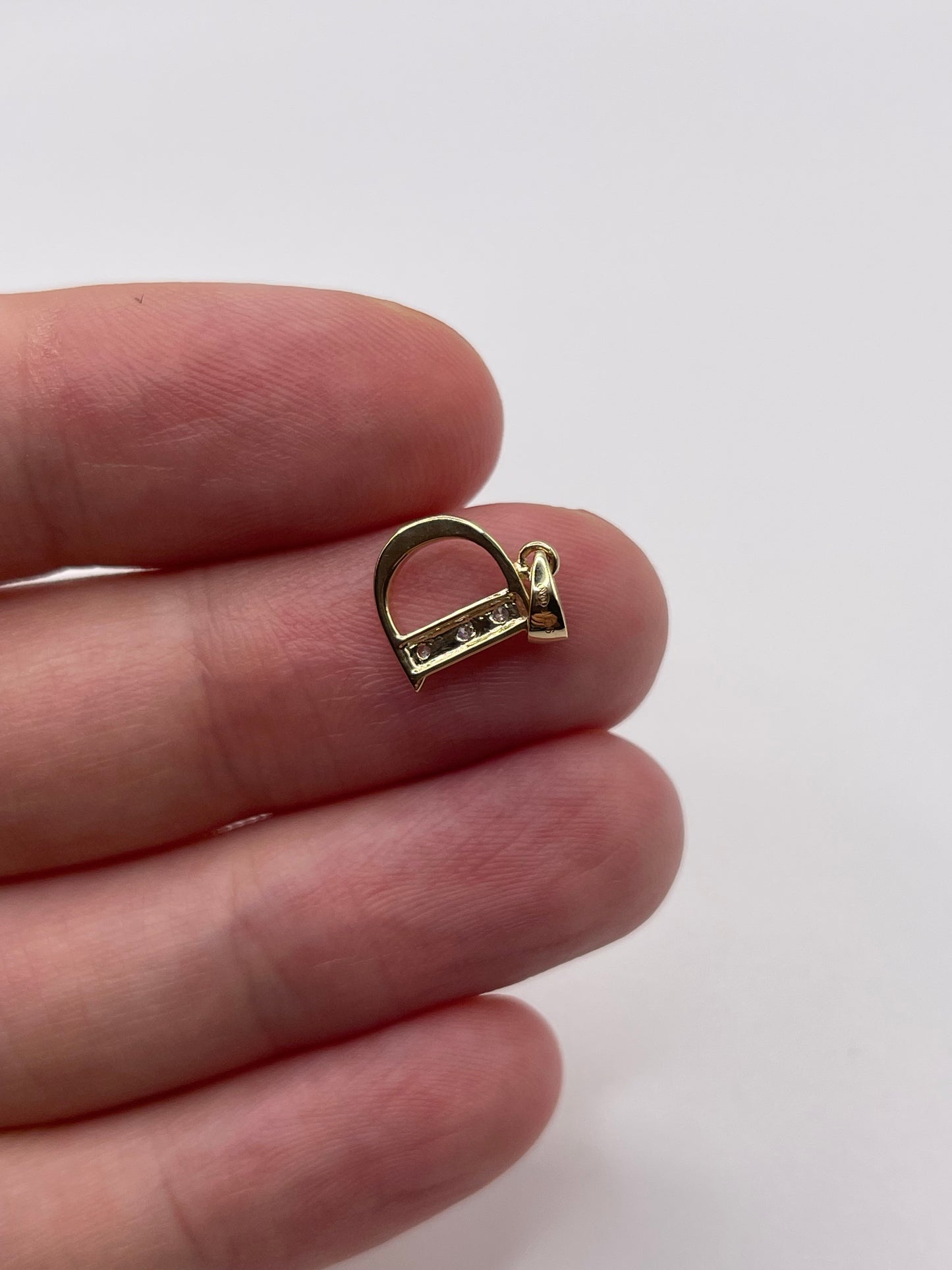 9ct gold diamond initial D pendant