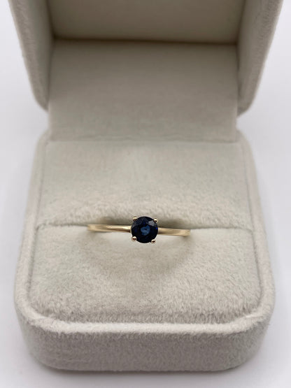 9ct gold sapphire ring